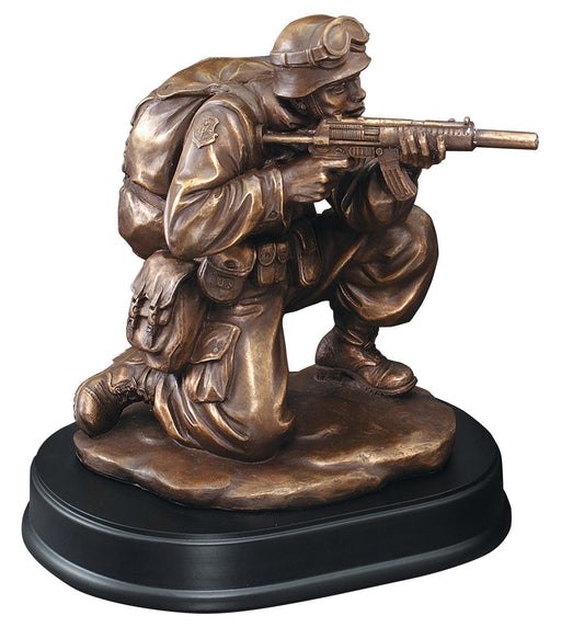Military resin kneeling Trophy with rifle draw